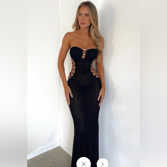 OUTCAST DRESS - Picture 2 of 5